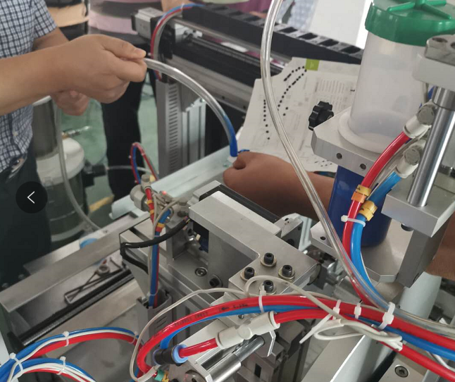 昆山某自动化设备公司使用我司EX30气动防(fáng)爆吸尘器现场实录-3