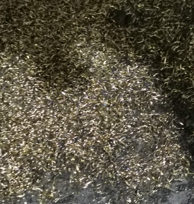 打磨平台含碳帶火花鐵絲巧用全(quán)自動脈(mò)衝集塵器解決方案-3